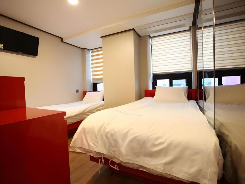 Myeongdong Mom House Otel Seul Dış mekan fotoğraf